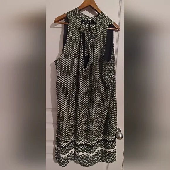Olive Patterned Midi Dress - Picture 2 of 4